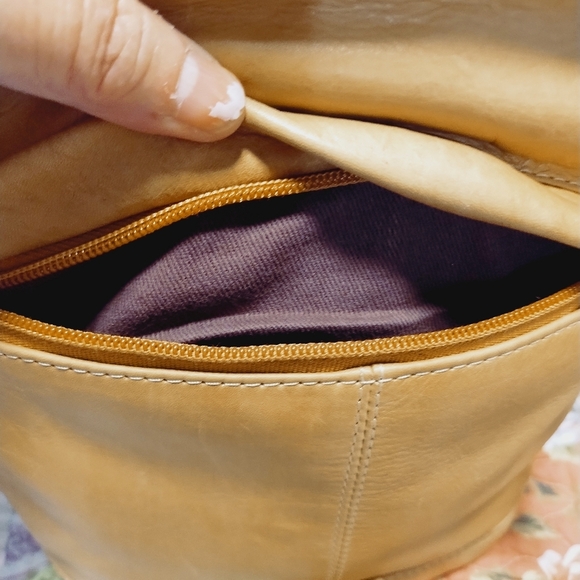 Chaos Leather Collection Backpack Shoulder Bag - Picture 4 of 11